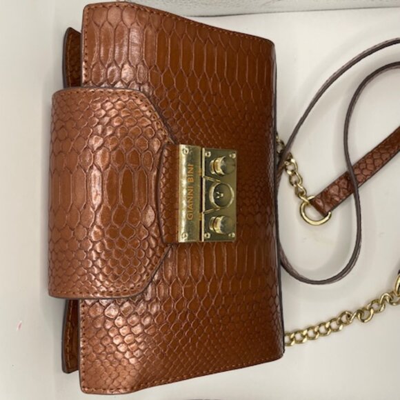 Gianni Bini Crossbody Purse - Picture 3 of 7